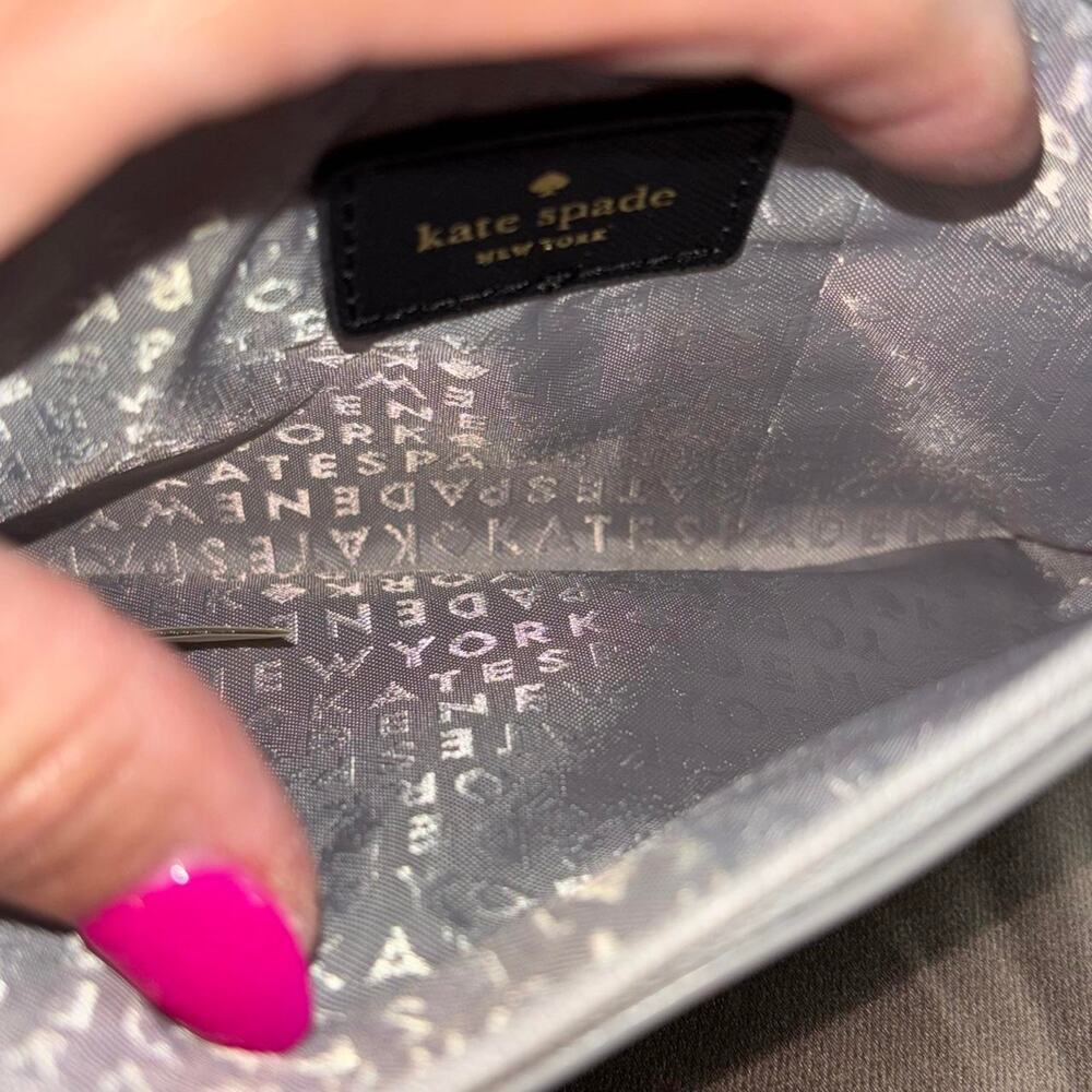 Kate Spade New York silver glitter clutch wristlet excellent condition - Picture 4 of 4